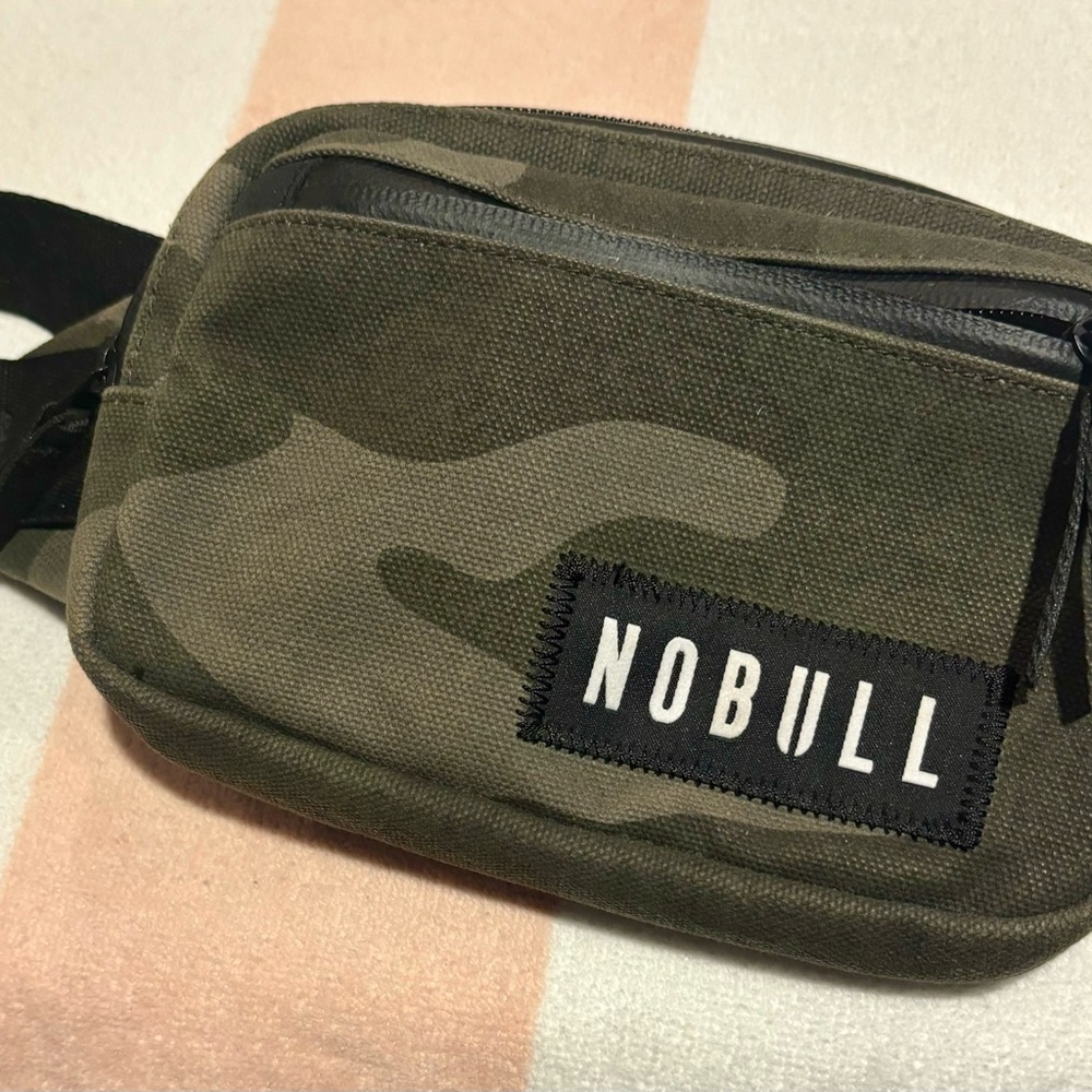 NOBULL Camo Belt Bag unisex